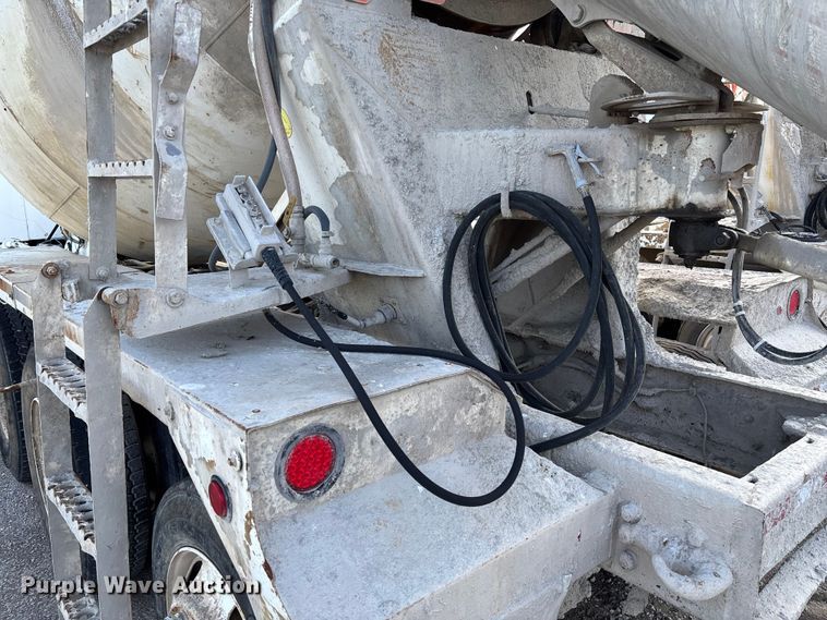 image for item FB3276 2004 Kenworth T800 ready mix truck