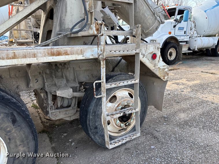 image for item FB3276 2004 Kenworth T800 ready mix truck