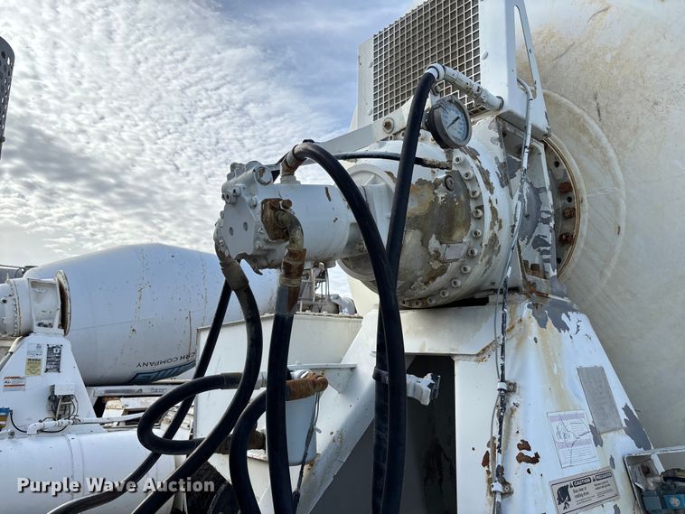 image for item FB3276 2004 Kenworth T800 ready mix truck