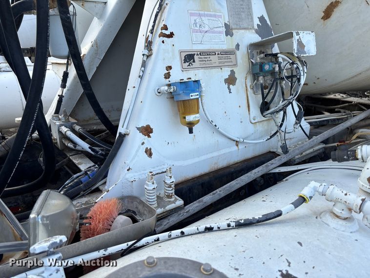 image for item FB3276 2004 Kenworth T800 ready mix truck