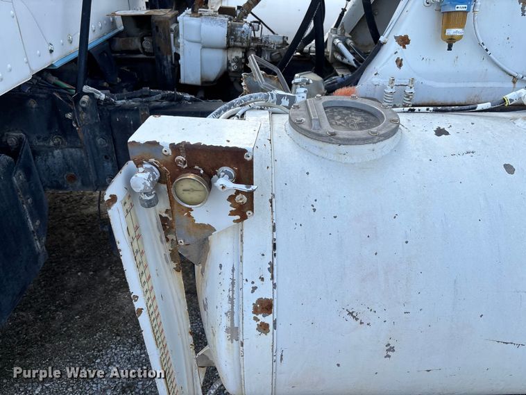 image for item FB3276 2004 Kenworth T800 ready mix truck