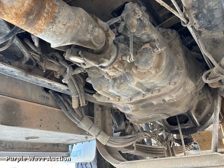 image for item FB3276 2004 Kenworth T800 ready mix truck