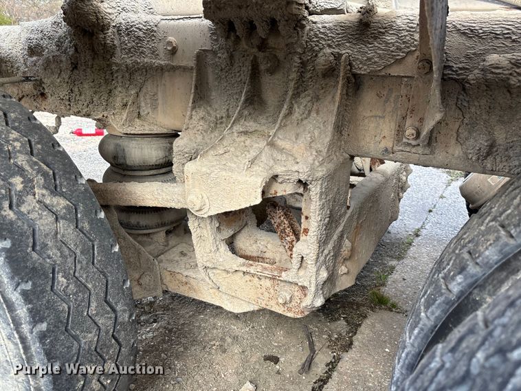 image for item FB3276 2004 Kenworth T800 ready mix truck