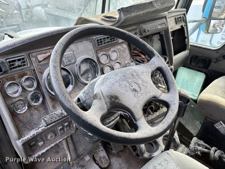 image for item FB3276 2004 Kenworth T800 ready mix truck