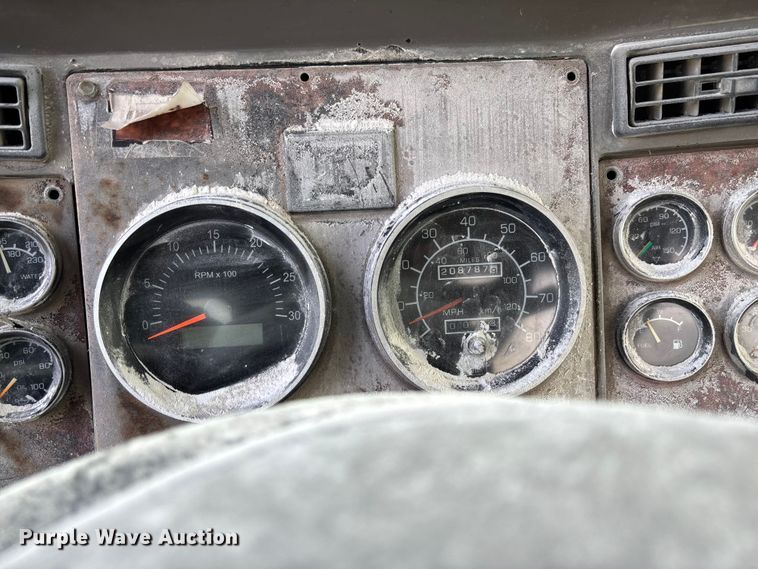 image for item FB3276 2004 Kenworth T800 ready mix truck