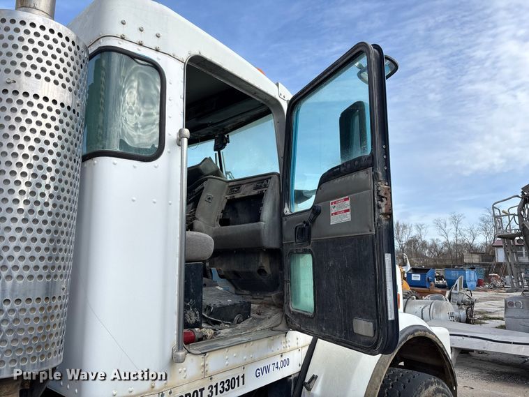 image for item FB3276 2004 Kenworth T800 ready mix truck