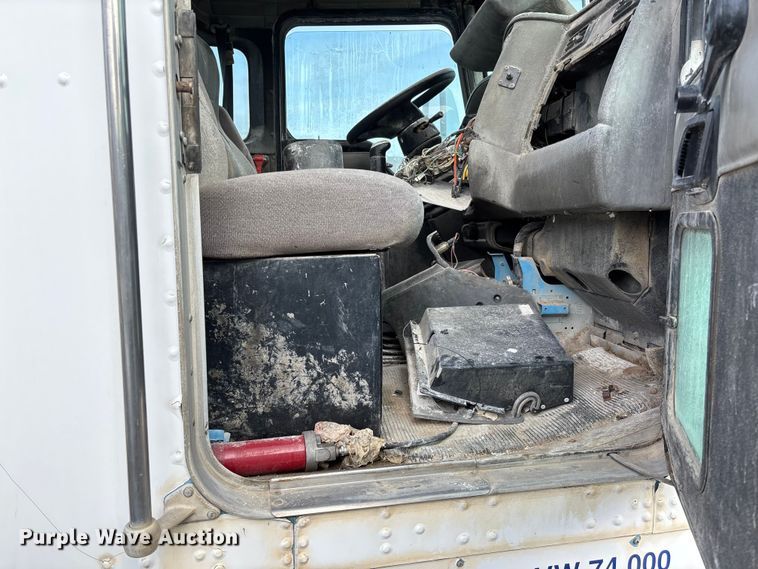 image for item FB3276 2004 Kenworth T800 ready mix truck