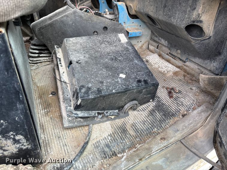 image for item FB3276 2004 Kenworth T800 ready mix truck