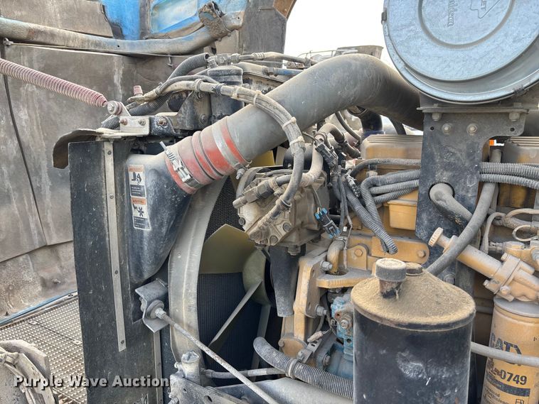 image for item FB3276 2004 Kenworth T800 ready mix truck