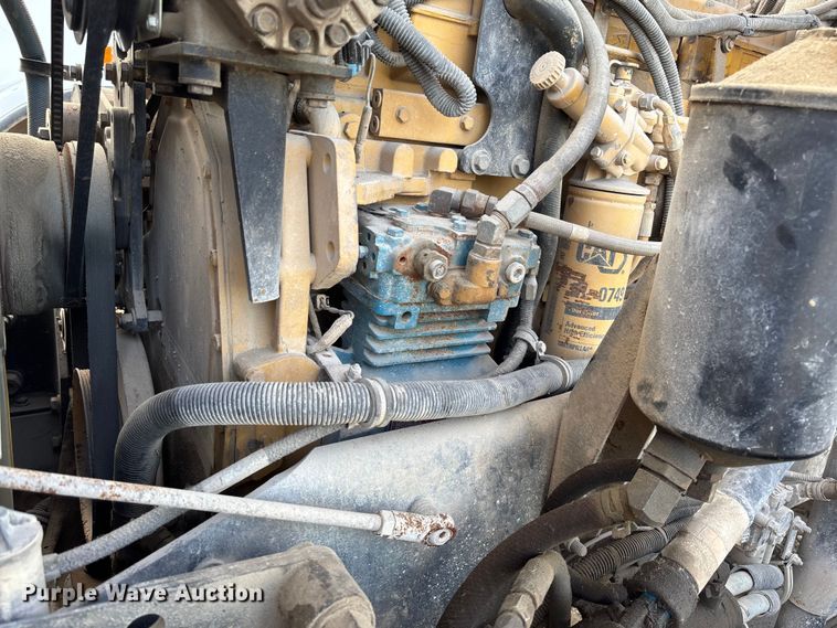 image for item FB3276 2004 Kenworth T800 ready mix truck