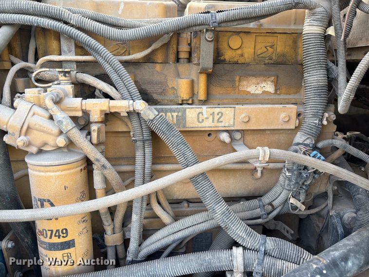 image for item FB3276 2004 Kenworth T800 ready mix truck