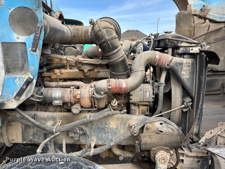 image for item FB3276 2004 Kenworth T800 ready mix truck