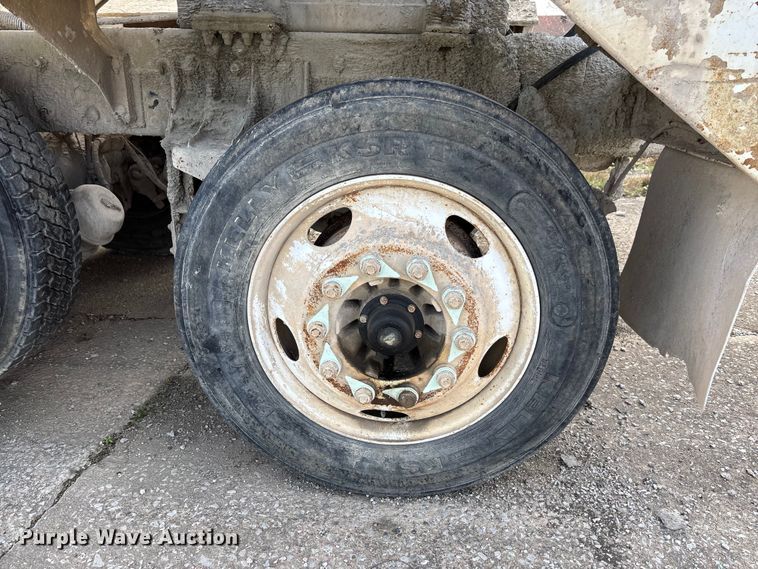 image for item FB3276 2004 Kenworth T800 ready mix truck