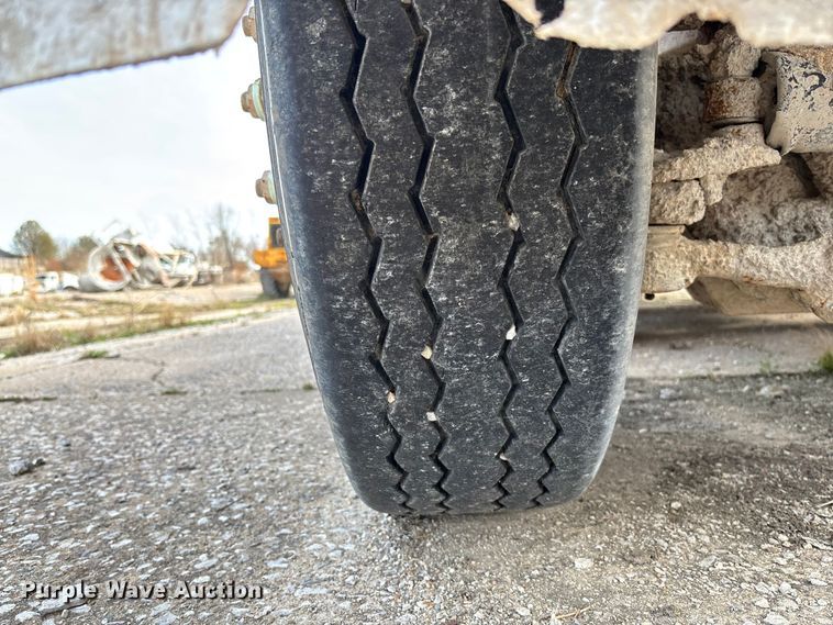 image for item FB3276 2004 Kenworth T800 ready mix truck