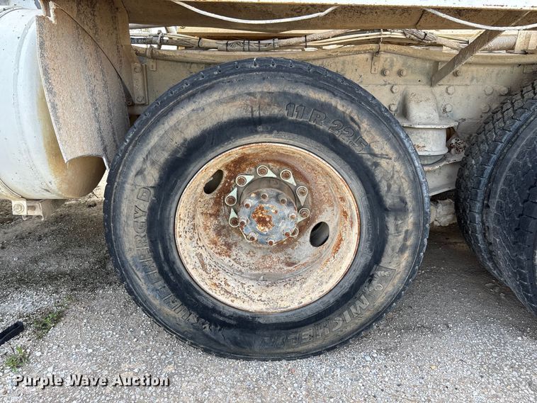 image for item FB3276 2004 Kenworth T800 ready mix truck