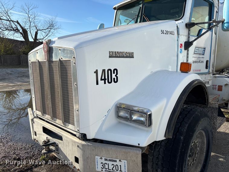 image for item FB3277 2009 Kenworth T800 ready mix truck