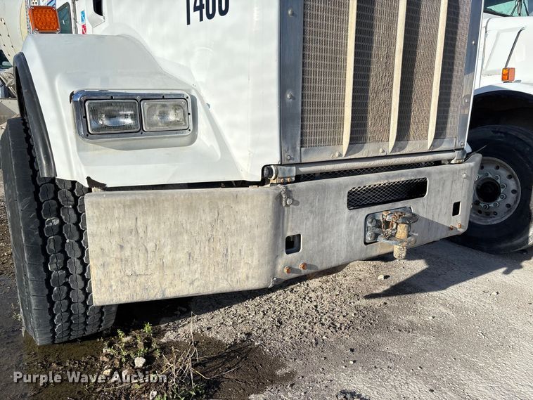 image for item FB3277 2009 Kenworth T800 ready mix truck