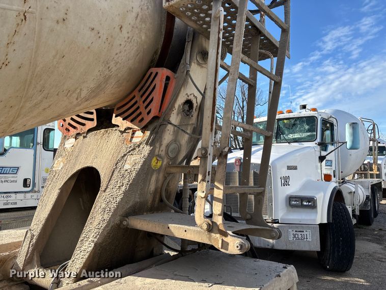 image for item FB3277 2009 Kenworth T800 ready mix truck