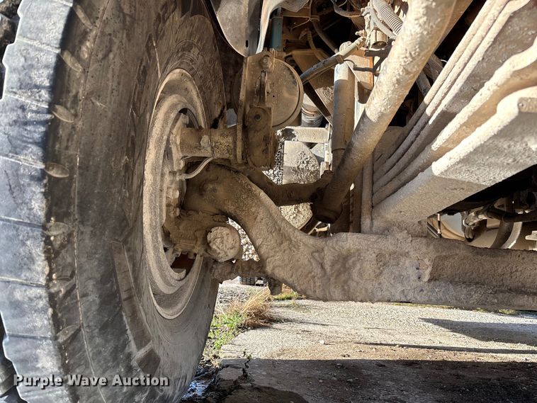 image for item FB3277 2009 Kenworth T800 ready mix truck