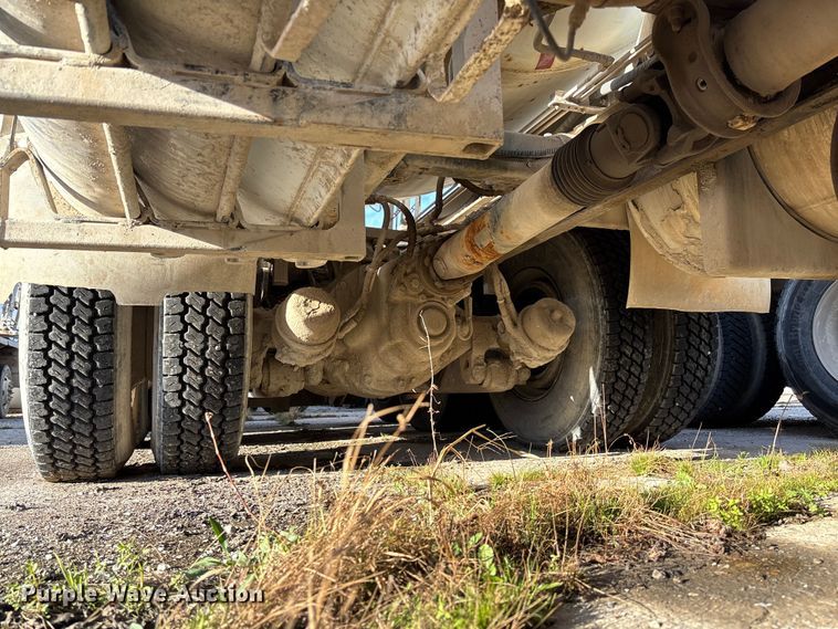 image for item FB3277 2009 Kenworth T800 ready mix truck