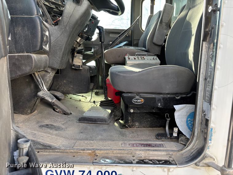 image for item FB3277 2009 Kenworth T800 ready mix truck