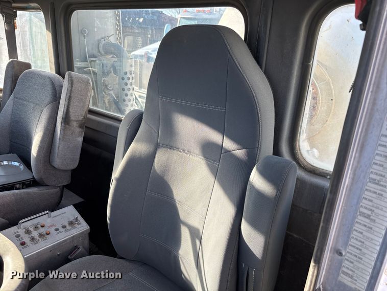 image for item FB3277 2009 Kenworth T800 ready mix truck