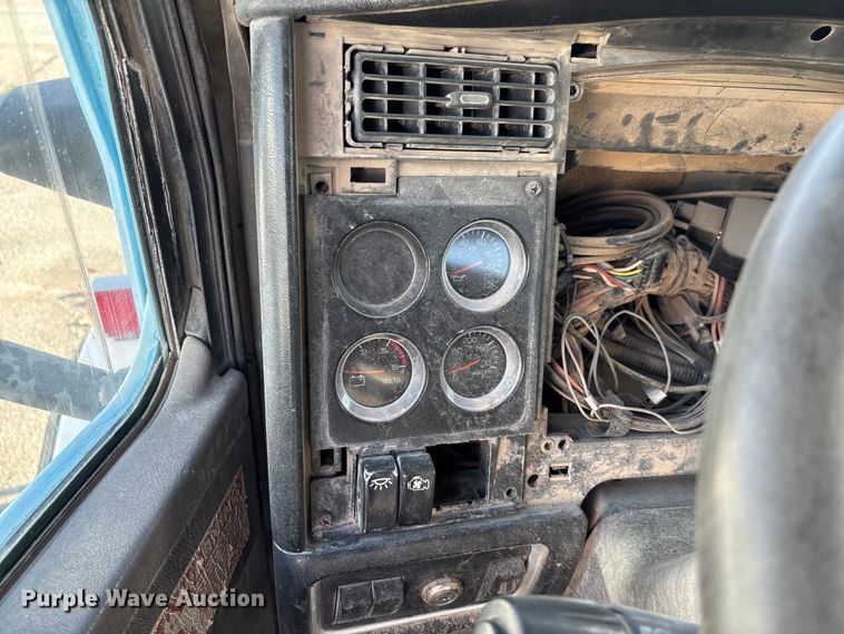 image for item FB3277 2009 Kenworth T800 ready mix truck