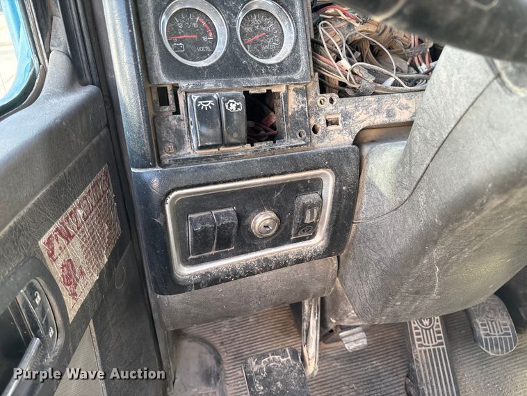 image for item FB3277 2009 Kenworth T800 ready mix truck