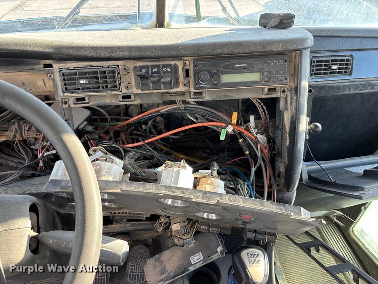 image for item FB3277 2009 Kenworth T800 ready mix truck