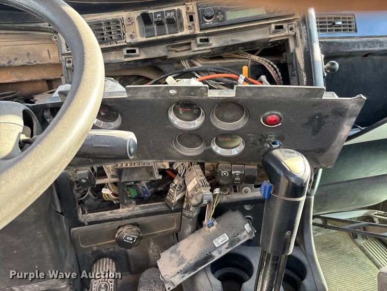 image for item FB3277 2009 Kenworth T800 ready mix truck