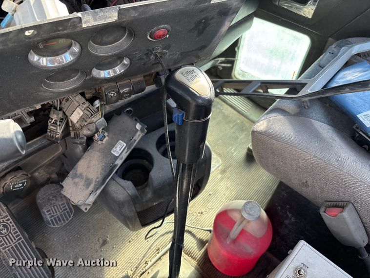 image for item FB3277 2009 Kenworth T800 ready mix truck