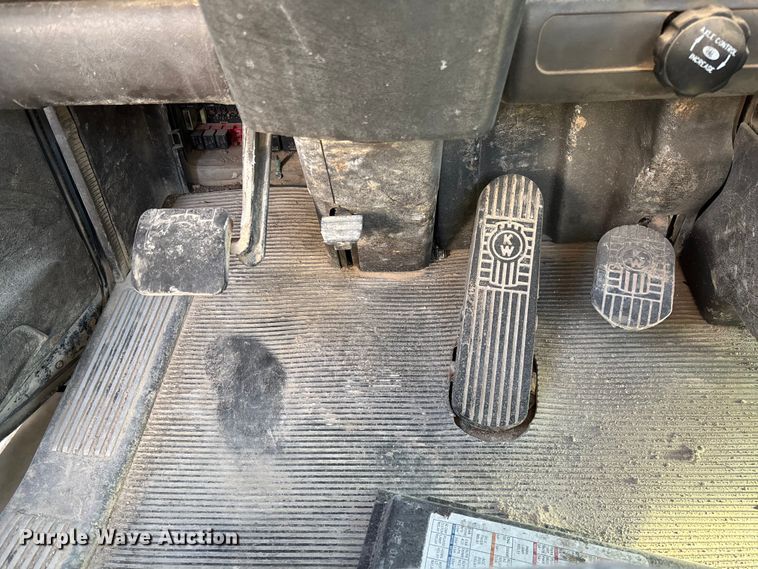 image for item FB3277 2009 Kenworth T800 ready mix truck