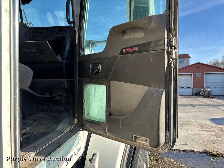 image for item FB3277 2009 Kenworth T800 ready mix truck