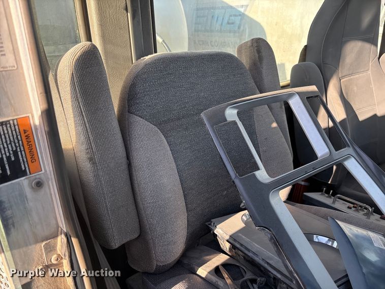 image for item FB3277 2009 Kenworth T800 ready mix truck