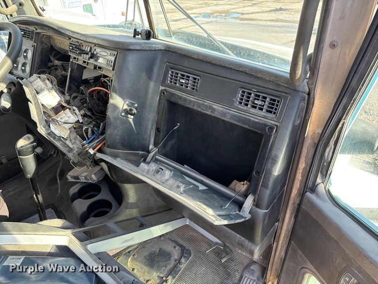 image for item FB3277 2009 Kenworth T800 ready mix truck