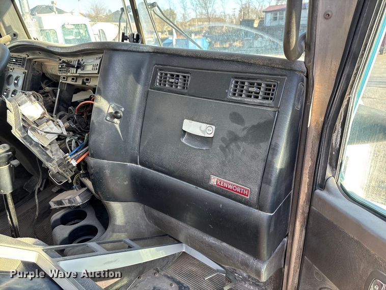 image for item FB3277 2009 Kenworth T800 ready mix truck