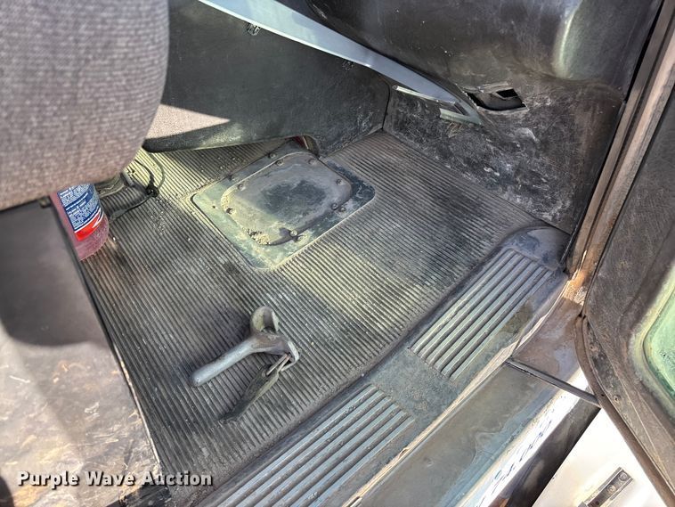 image for item FB3277 2009 Kenworth T800 ready mix truck