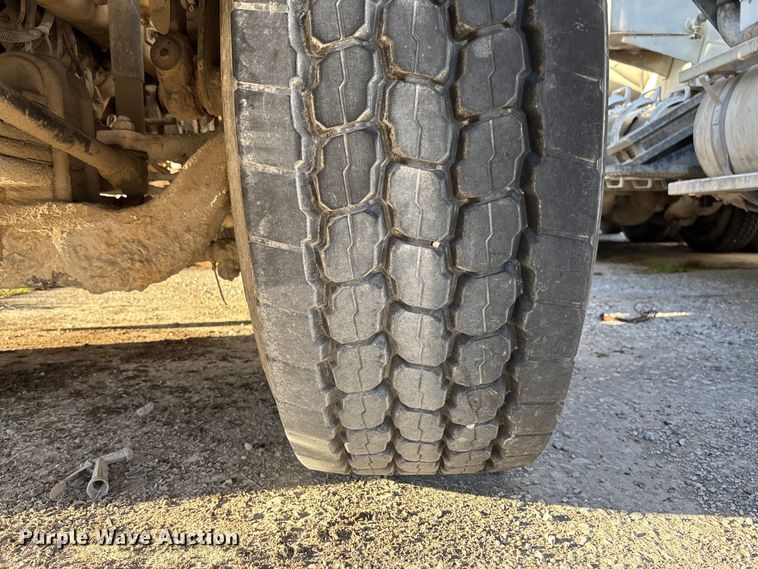 image for item FB3277 2009 Kenworth T800 ready mix truck