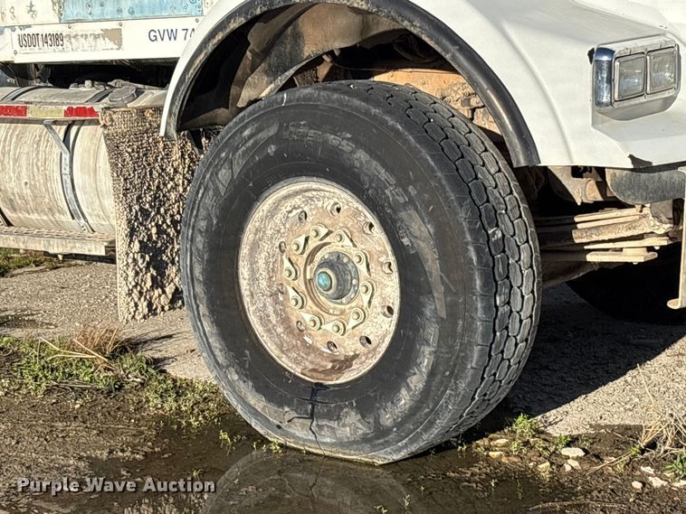 image for item FB3277 2009 Kenworth T800 ready mix truck