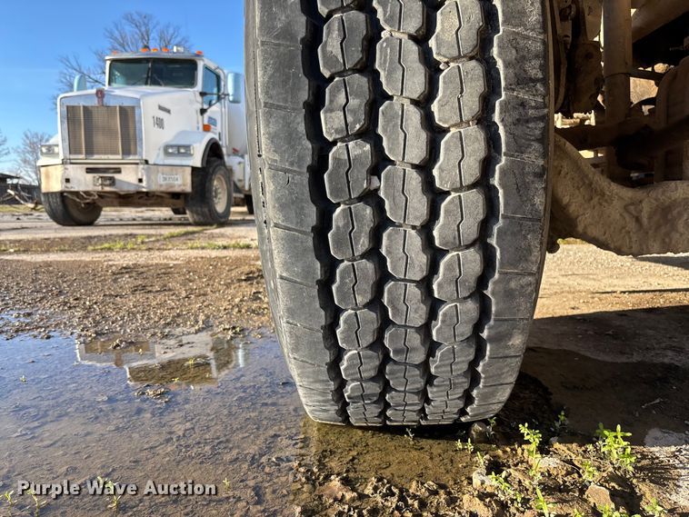 image for item FB3277 2009 Kenworth T800 ready mix truck