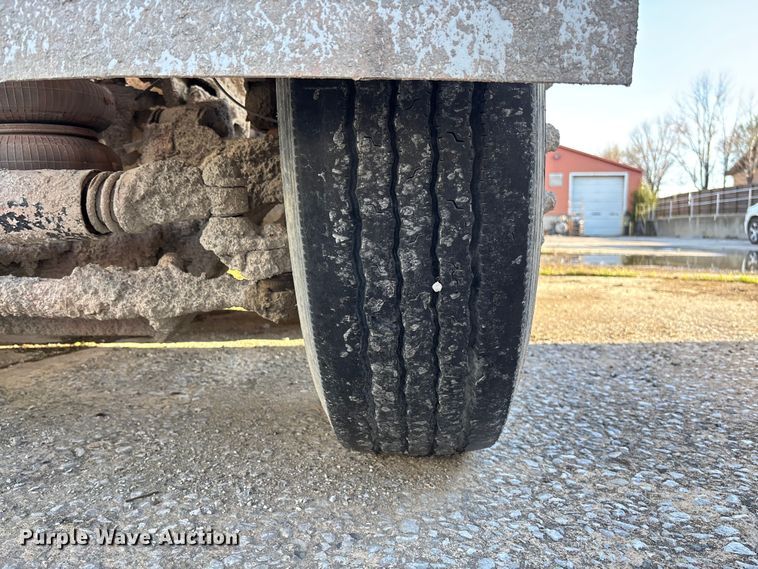 image for item FB3277 2009 Kenworth T800 ready mix truck