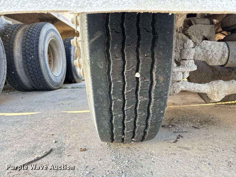 image for item FB3277 2009 Kenworth T800 ready mix truck