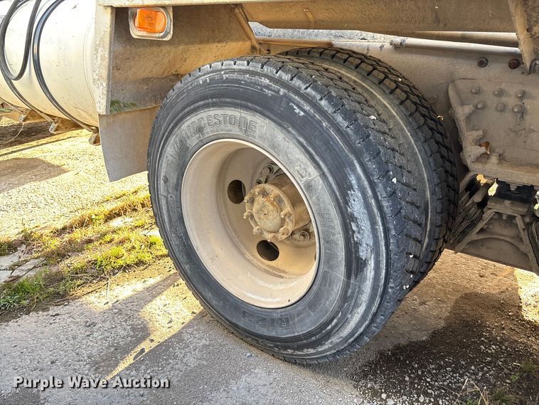 image for item FB3277 2009 Kenworth T800 ready mix truck