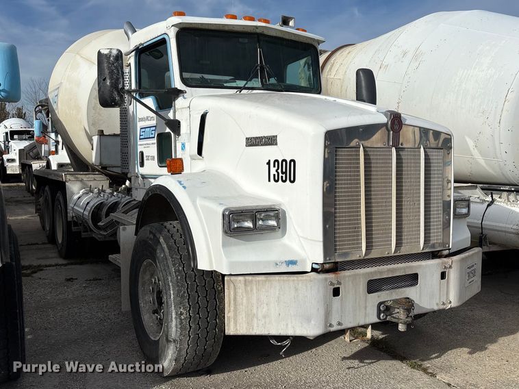 image for item FB3278 2004 Kenworth T800 ready mix truck