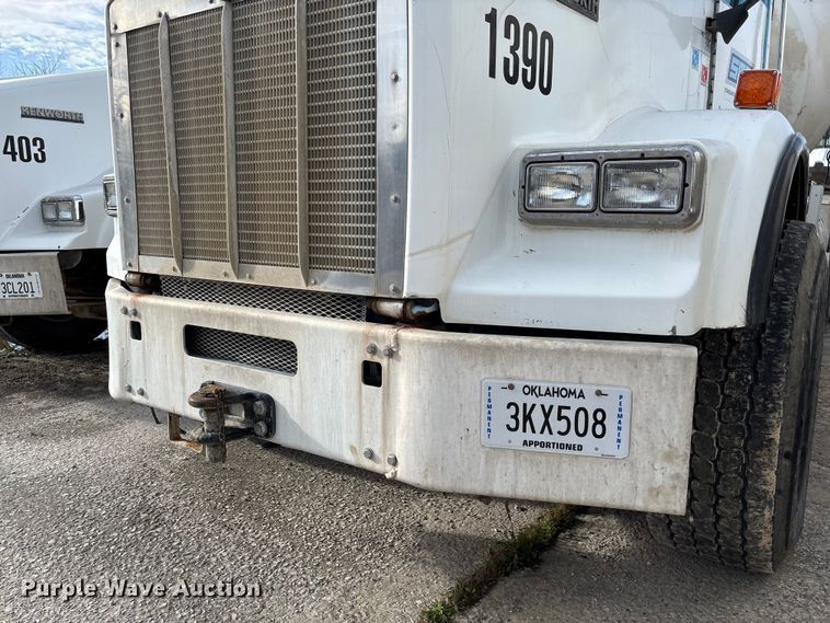 image for item FB3278 2004 Kenworth T800 ready mix truck