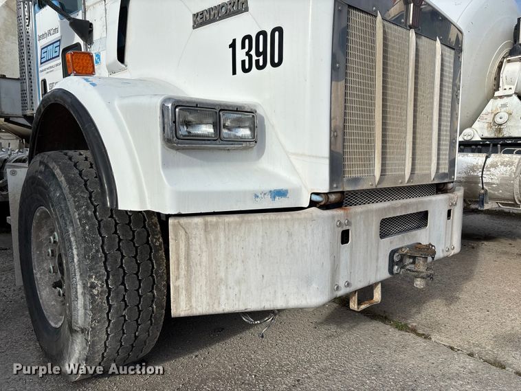 image for item FB3278 2004 Kenworth T800 ready mix truck