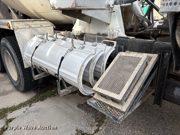 image for item FB3278 2004 Kenworth T800 ready mix truck