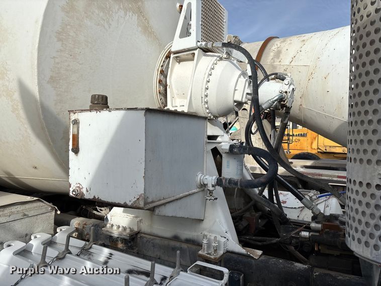image for item FB3278 2004 Kenworth T800 ready mix truck