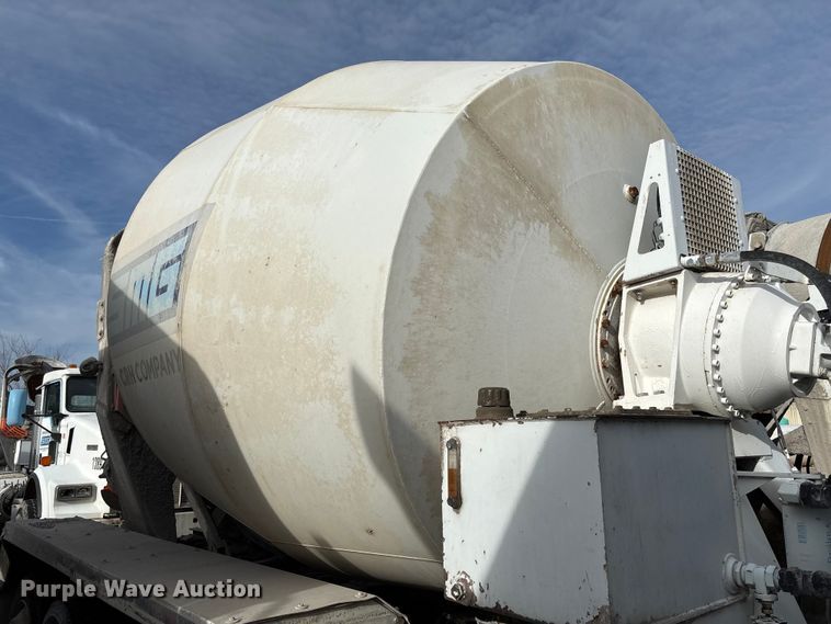 image for item FB3278 2004 Kenworth T800 ready mix truck