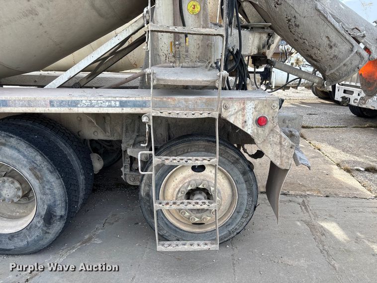 image for item FB3278 2004 Kenworth T800 ready mix truck